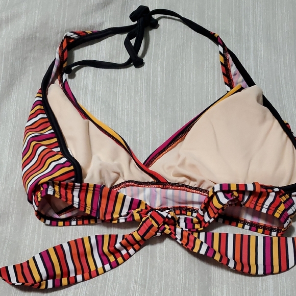 🌻 3 / $ 20 Striped Multicolor Bikini Top - Picture 2 of 3